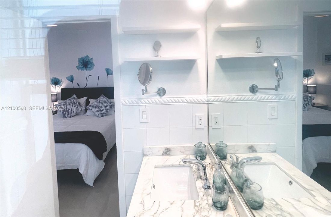 For Sale: $460,000 (0 beds, 1 baths, 440 Square Feet)