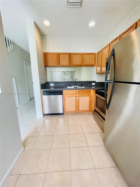 В аренду: $2,150 (2 спален, 2 ванн, 1008 Квадратных фут)