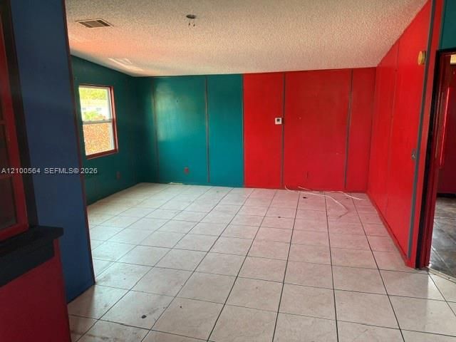 En Venta: $160,000 (3 camas, 2 baños, 1690 Pies cuadrados)