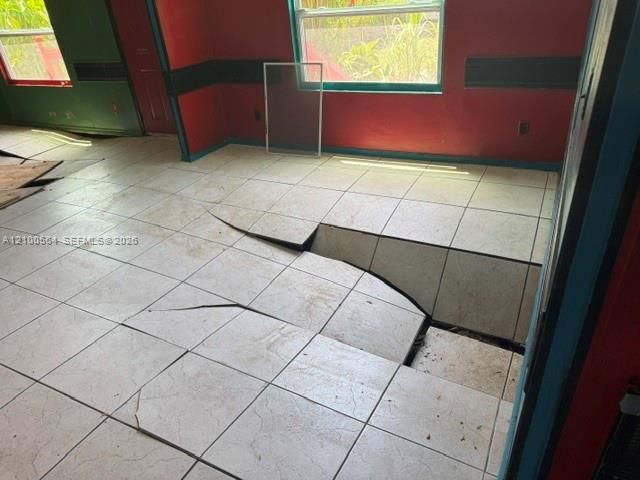 En Venta: $160,000 (3 camas, 2 baños, 1690 Pies cuadrados)