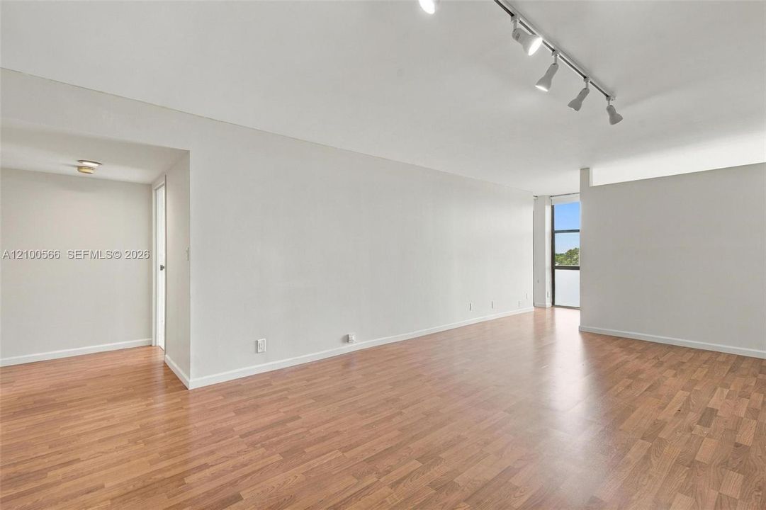 En Venta: $189,000 (1 camas, 1 baños, 915 Pies cuadrados)