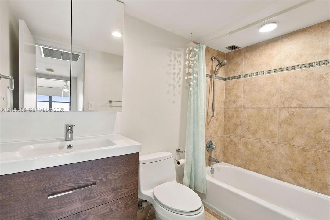 En Venta: $189,000 (1 camas, 1 baños, 915 Pies cuadrados)