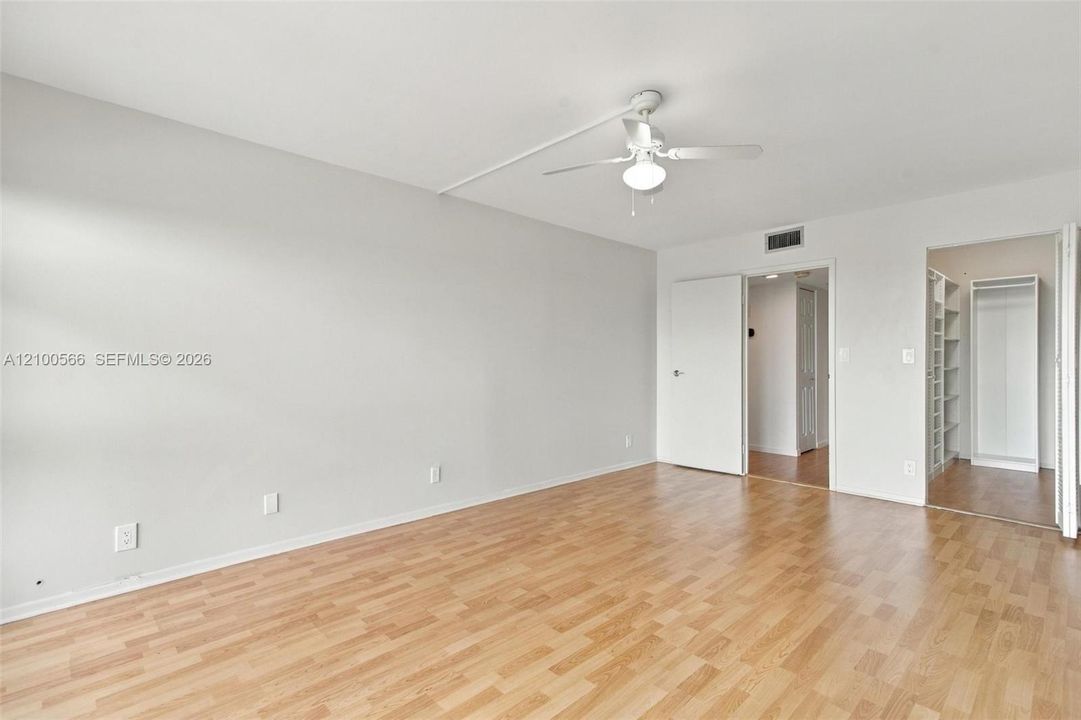En Venta: $189,000 (1 camas, 1 baños, 915 Pies cuadrados)