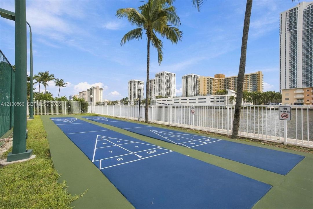 En Venta: $189,000 (1 camas, 1 baños, 915 Pies cuadrados)