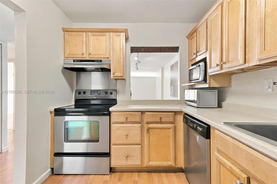 En Venta: $189,000 (1 camas, 1 baños, 915 Pies cuadrados)