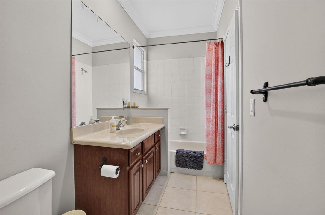 Guest Upstairs Bathroom