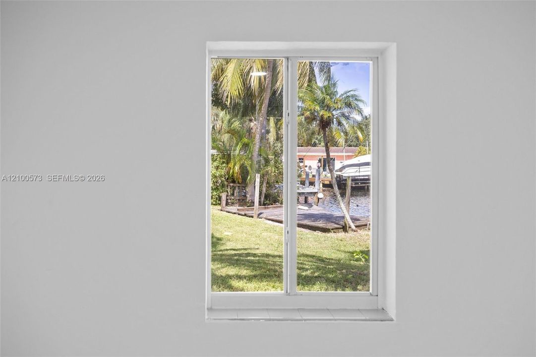 For Sale: $490,000 (2 beds, 1 baths, 744 Square Feet)
