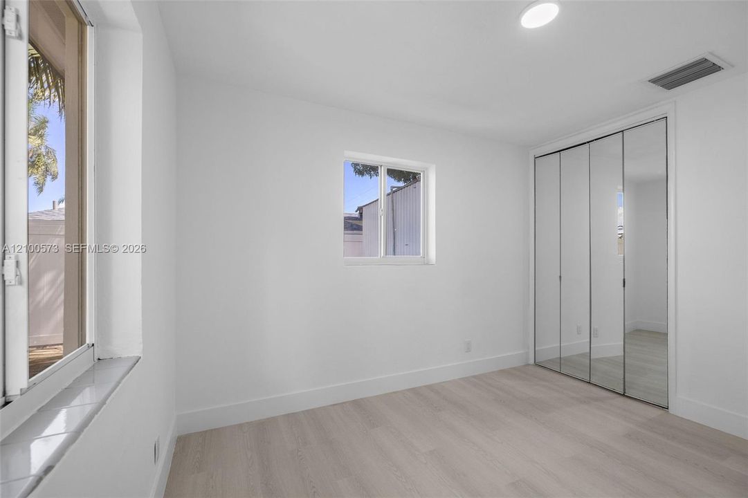 For Sale: $490,000 (2 beds, 1 baths, 744 Square Feet)