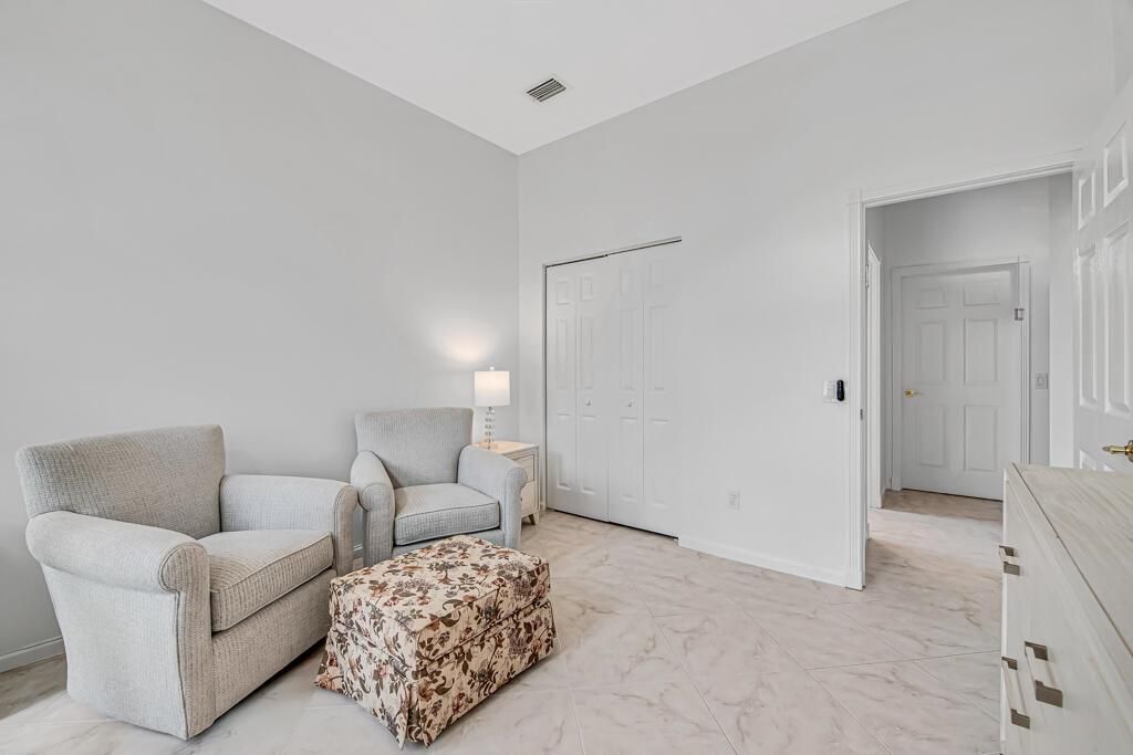 guest room 2 is spacious