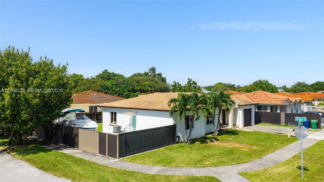 En Venta: $664,000 (3 camas, 2 baños, 1487 Pies cuadrados)