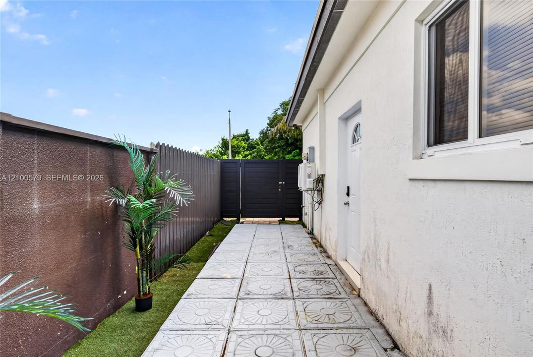 En Venta: $664,000 (3 camas, 2 baños, 1487 Pies cuadrados)