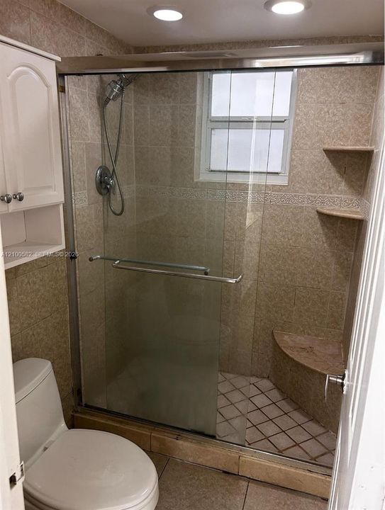В аренду: $2,600 (2 спален, 2 ванн, 1075 Квадратных фут)
