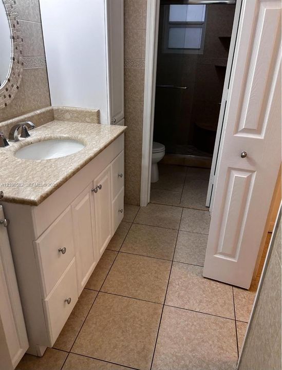В аренду: $2,600 (2 спален, 2 ванн, 1075 Квадратных фут)