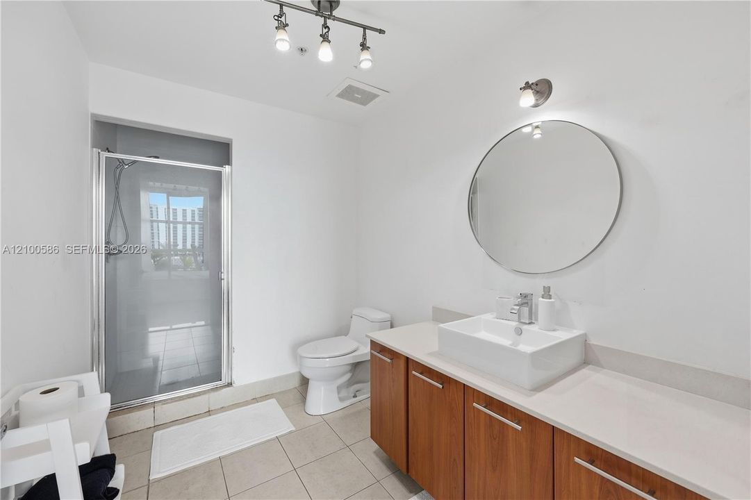 For Rent: $3,000 (1 beds, 1 baths, 761 Square Feet)