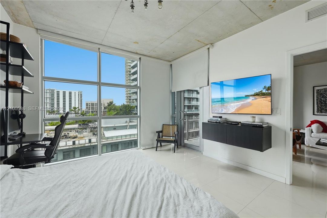For Rent: $3,000 (1 beds, 1 baths, 761 Square Feet)