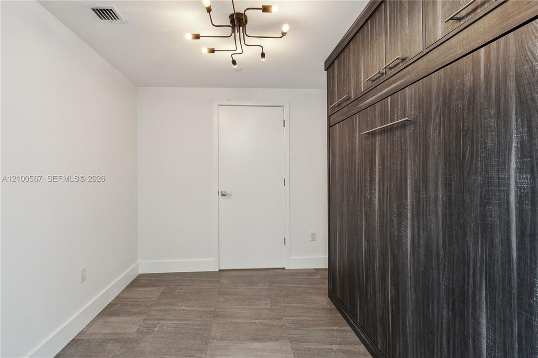 В аренду: $4,375 (1 спален, 1 ванн, 906 Квадратных фут)