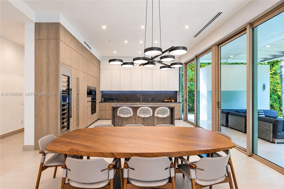 For Sale: $11,750,000 (7 beds, 5 baths, 5074 Square Feet)
