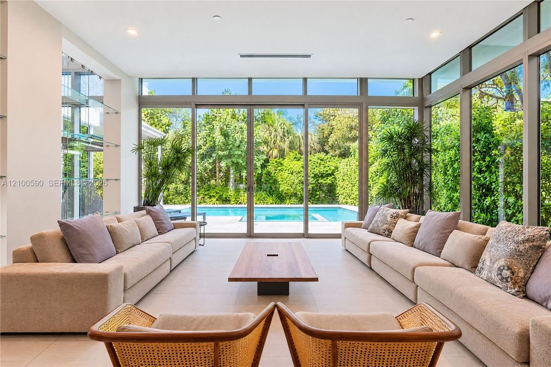 For Sale: $11,750,000 (7 beds, 5 baths, 5074 Square Feet)