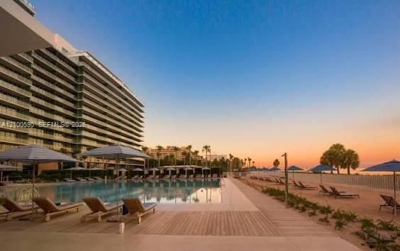 For Sale: $11,750,000 (7 beds, 5 baths, 5074 Square Feet)