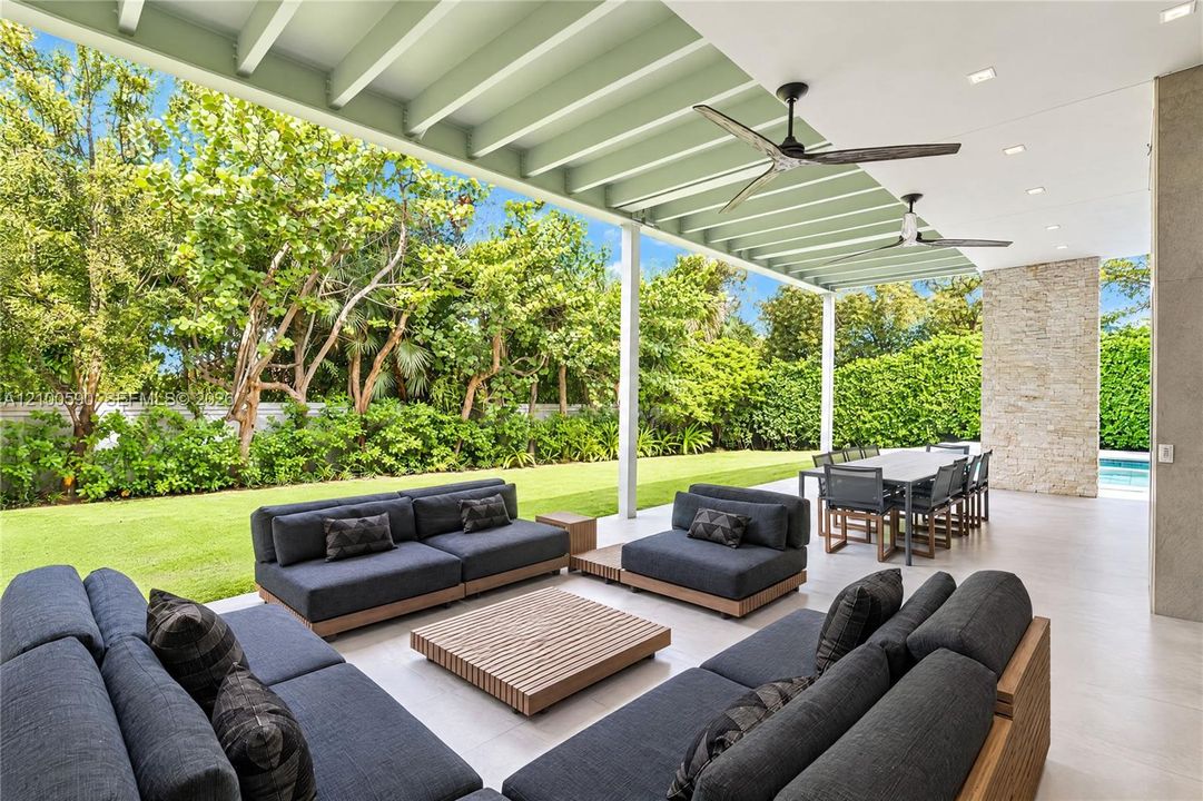 For Sale: $11,750,000 (7 beds, 5 baths, 5074 Square Feet)