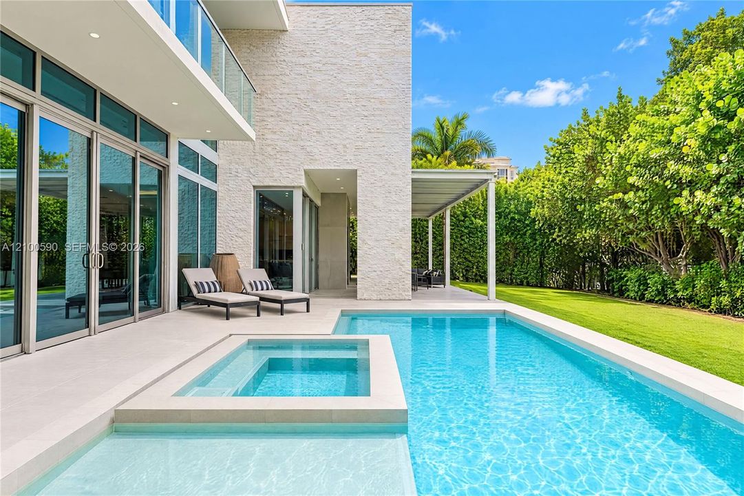 For Sale: $11,750,000 (7 beds, 5 baths, 5074 Square Feet)