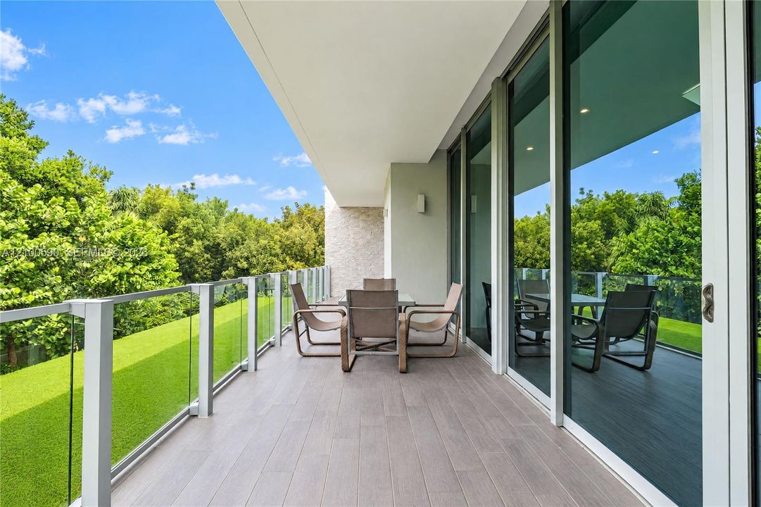 For Sale: $11,750,000 (7 beds, 5 baths, 5074 Square Feet)