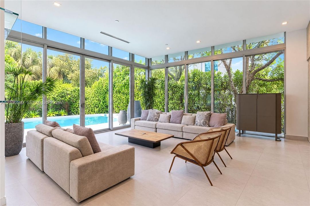 For Sale: $11,750,000 (7 beds, 5 baths, 5074 Square Feet)
