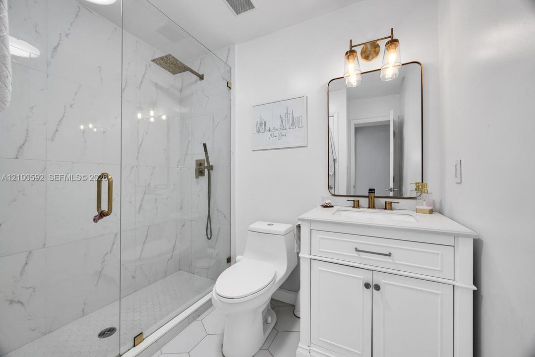 For Sale: $3,850,000 (6 beds, 5 baths, 4386 Square Feet)