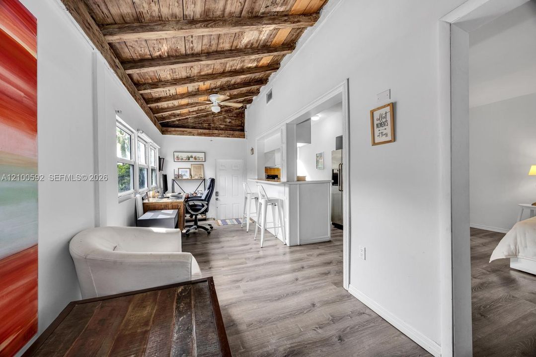 For Sale: $3,850,000 (6 beds, 5 baths, 4386 Square Feet)