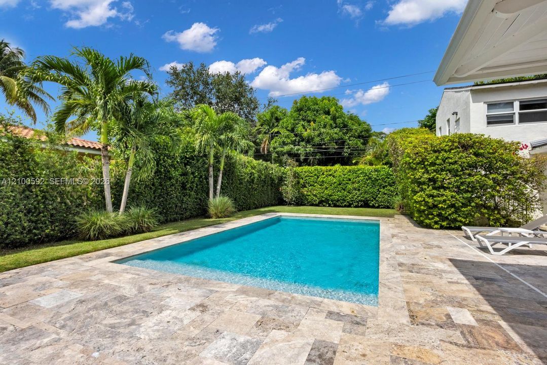For Sale: $3,850,000 (6 beds, 5 baths, 4386 Square Feet)