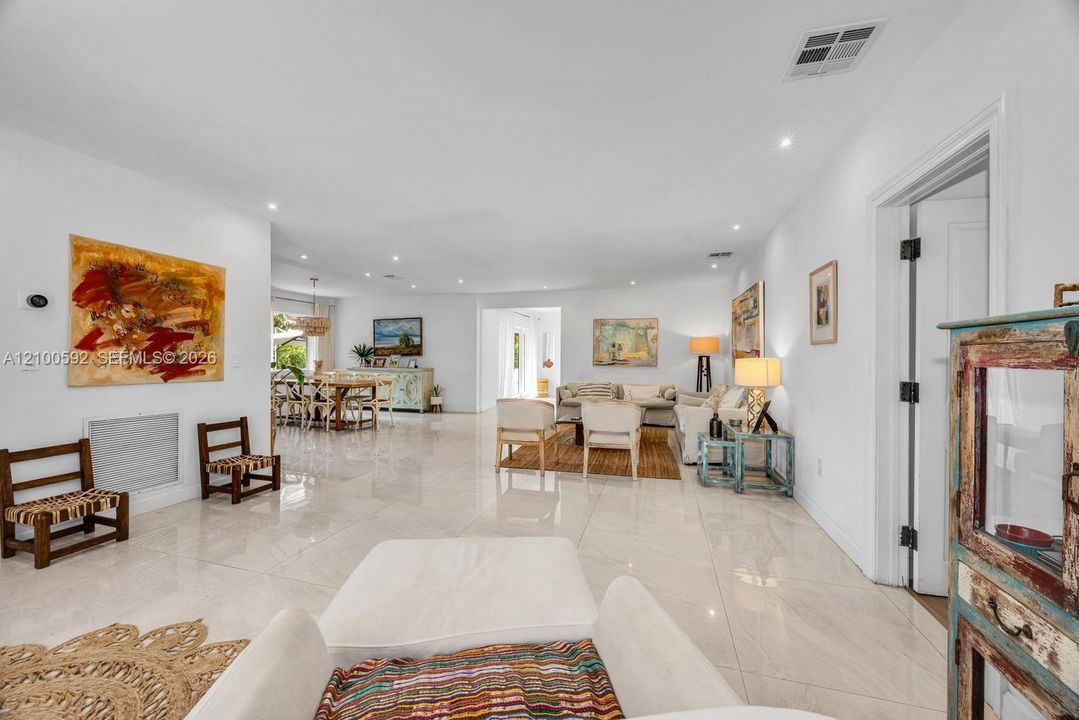 For Sale: $3,850,000 (6 beds, 5 baths, 4386 Square Feet)