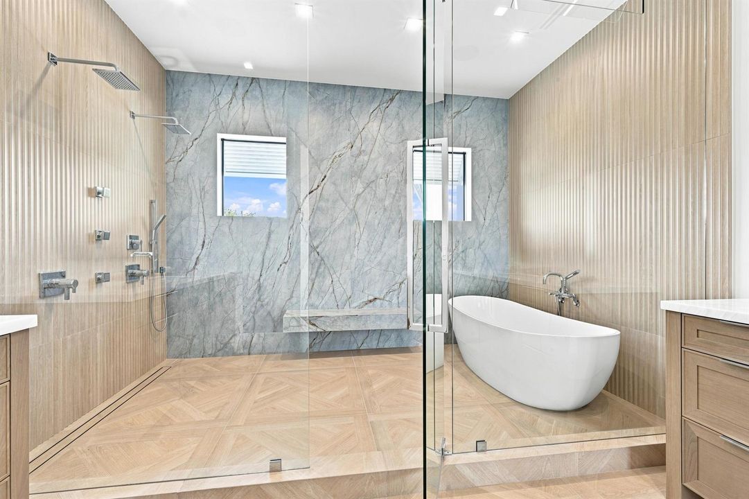 SECOND FLOOR PRIMARY BATHROOM