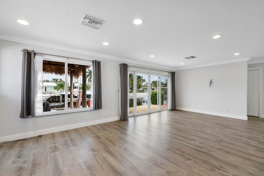 361 Se 9th Ct_033
