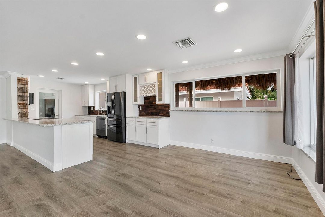 361 Se 9th Ct_035