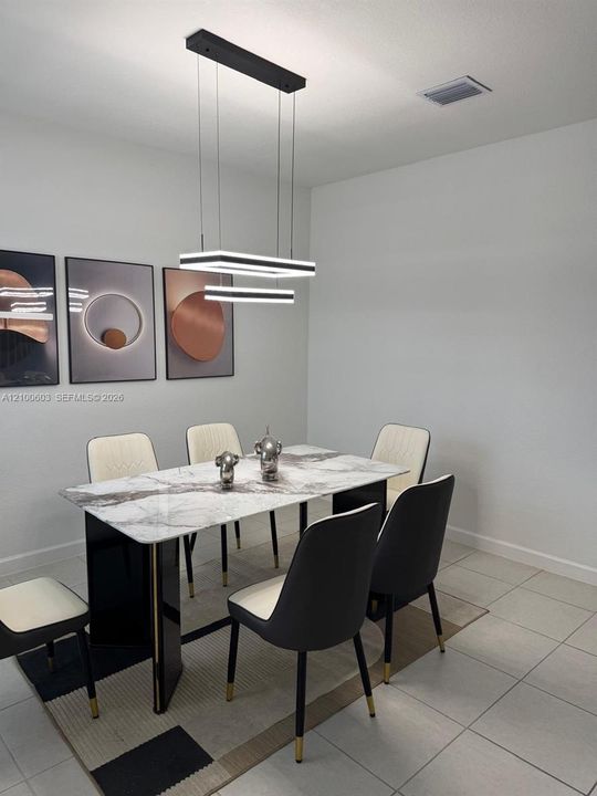En Venta: $450,000 (3 camas, 2 baños, 1393 Pies cuadrados)