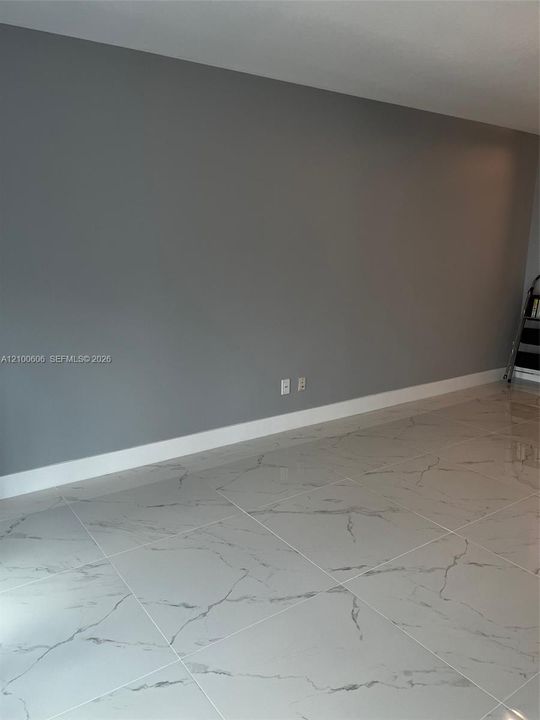 For Sale: $655,000 (2 beds, 2 baths, 1105 Square Feet)