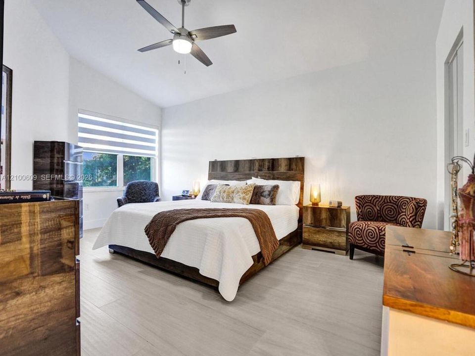 For Rent: $4,300 (3 beds, 2 baths, 1416 Square Feet)
