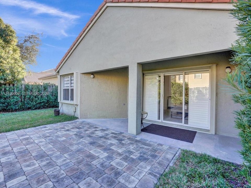 For Rent: $4,300 (3 beds, 2 baths, 1416 Square Feet)