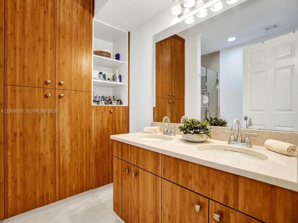 For Rent: $4,300 (3 beds, 2 baths, 1416 Square Feet)
