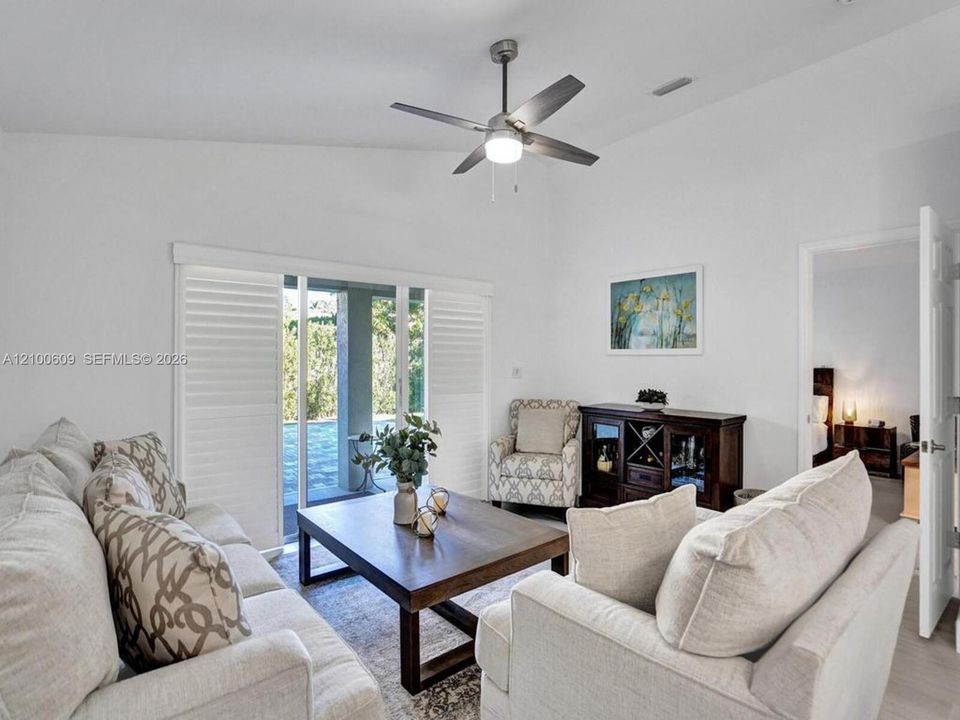 For Rent: $4,300 (3 beds, 2 baths, 1416 Square Feet)