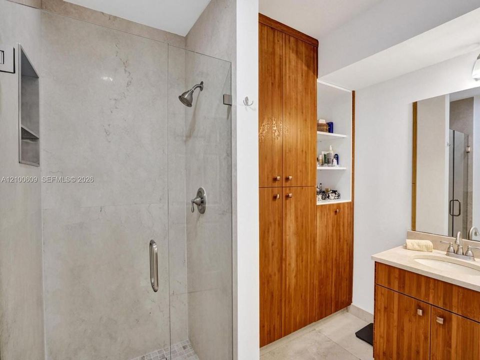 For Rent: $4,300 (3 beds, 2 baths, 1416 Square Feet)