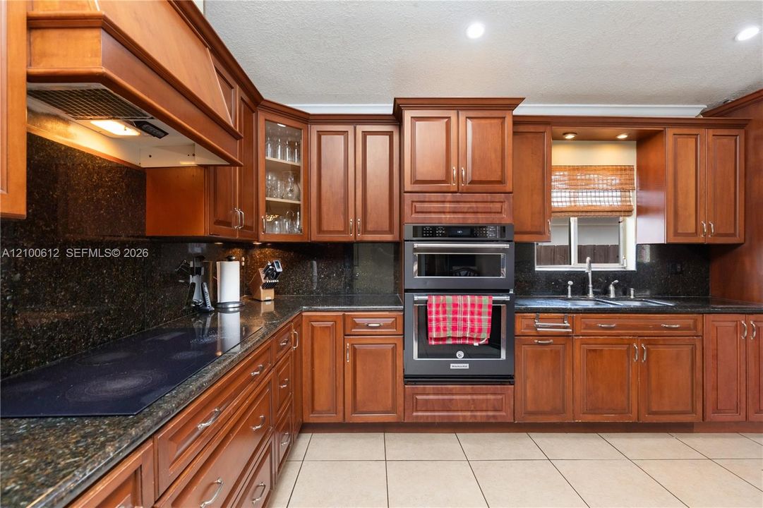На продажу: $1,499,000 (4 спален, 3 ванн, 2248 Квадратных фут)