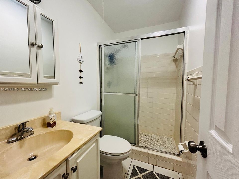En Venta: $215,000 (2 camas, 2 baños, 888 Pies cuadrados)