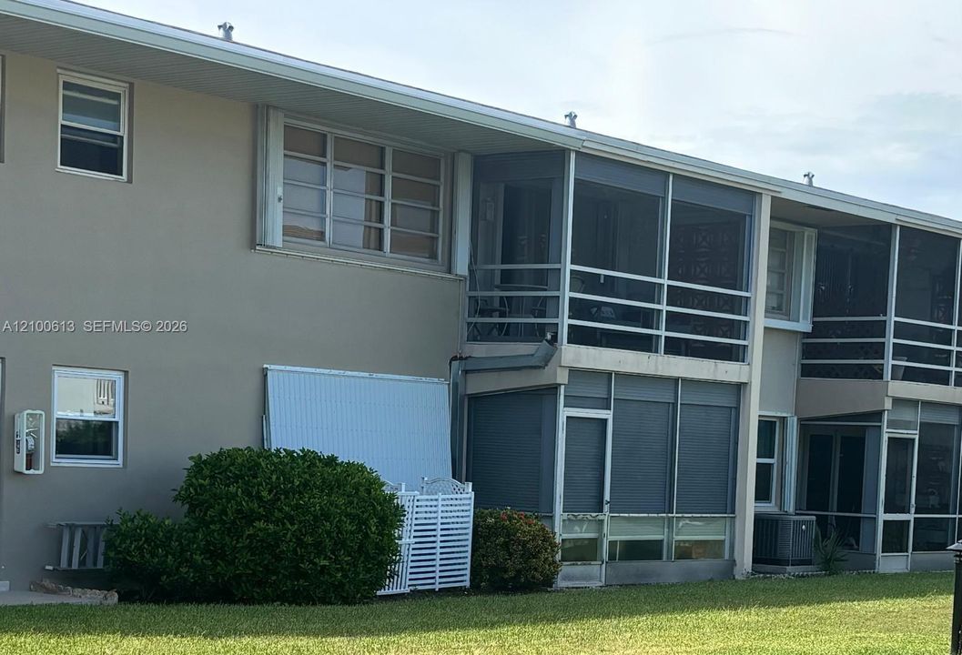 En Venta: $215,000 (2 camas, 2 baños, 888 Pies cuadrados)