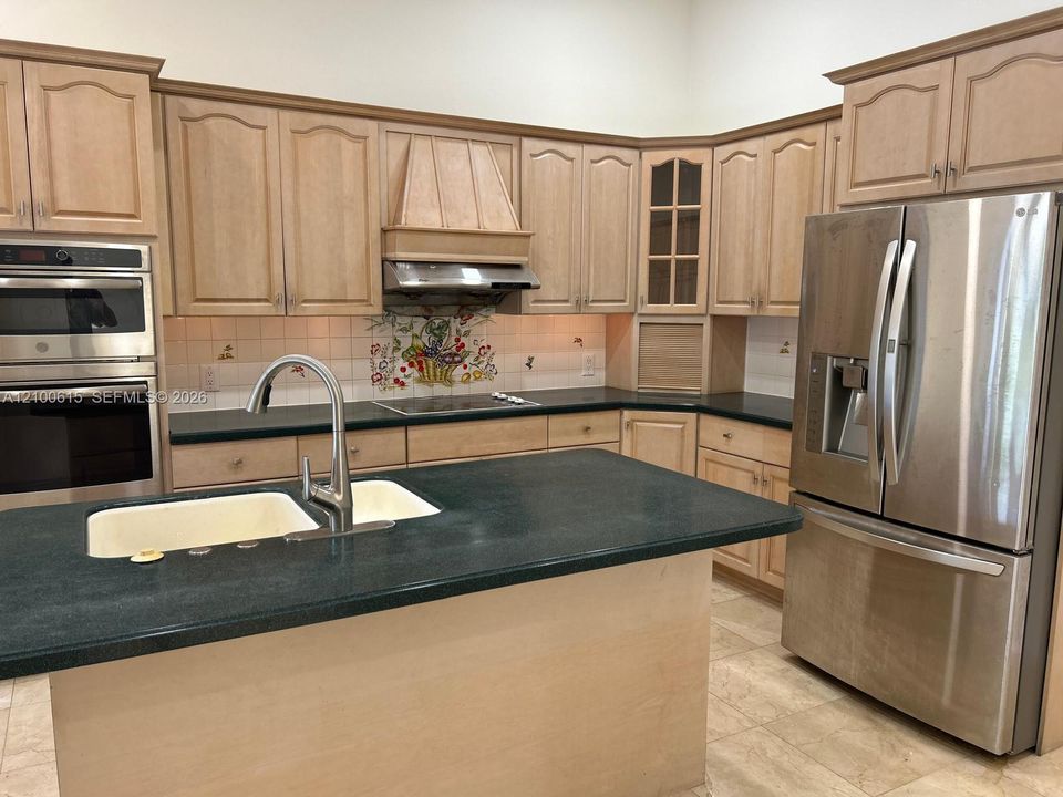 For Rent: $5,600 (3 beds, 2 baths, 2194 Square Feet)