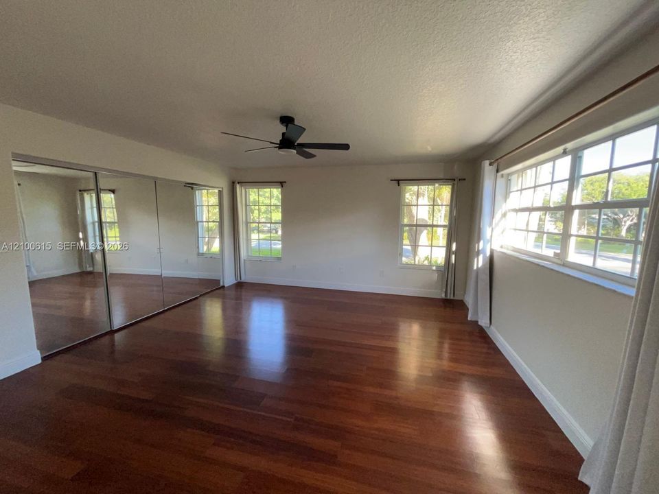 For Rent: $5,600 (3 beds, 2 baths, 2194 Square Feet)