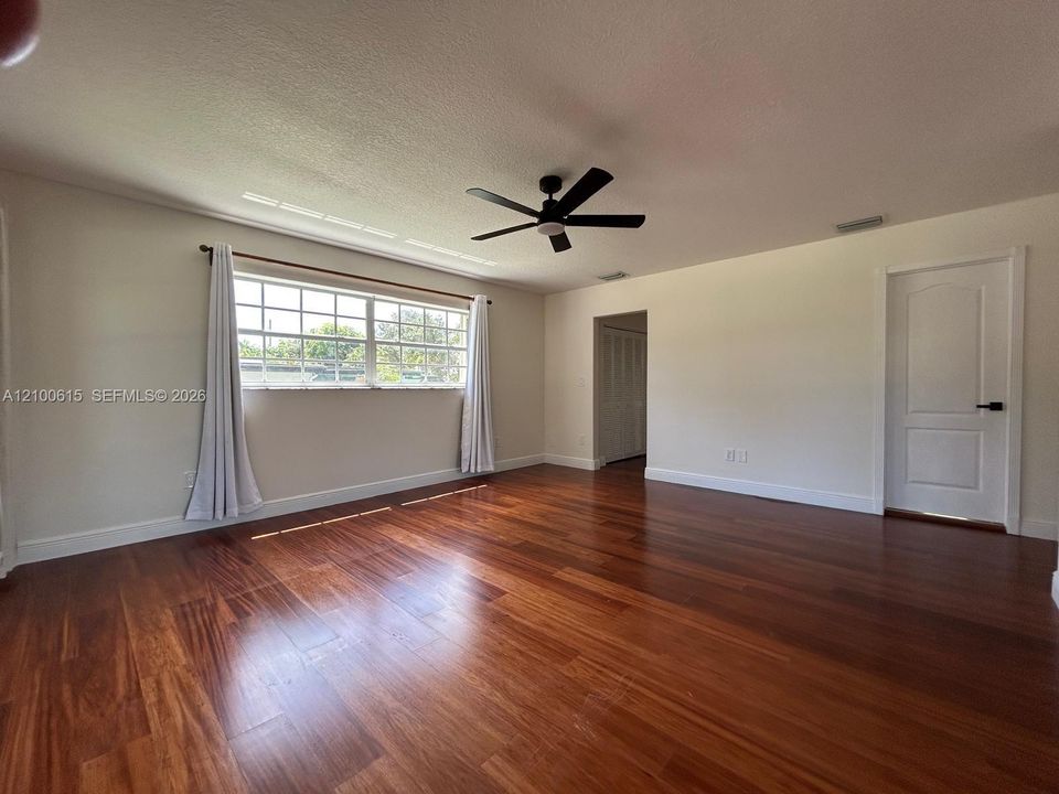 For Rent: $5,600 (3 beds, 2 baths, 2194 Square Feet)