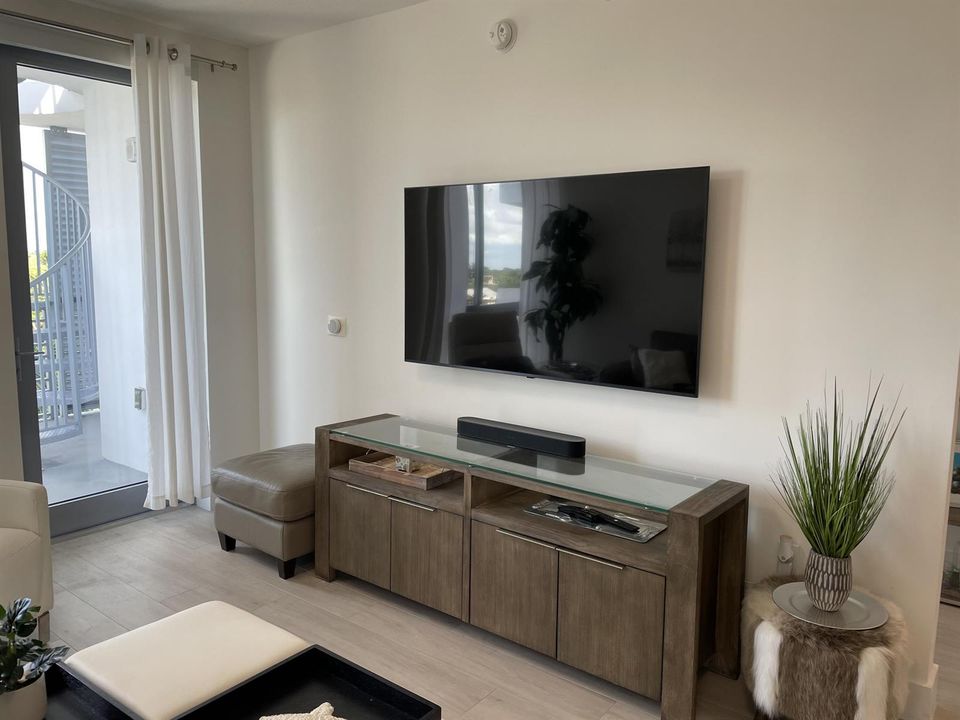 Smart TV console