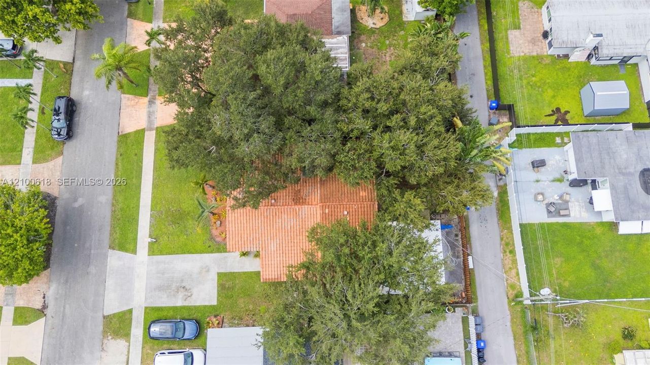 На продажу: $595,000 (3 спален, 2 ванн, 1937 Квадратных фут)