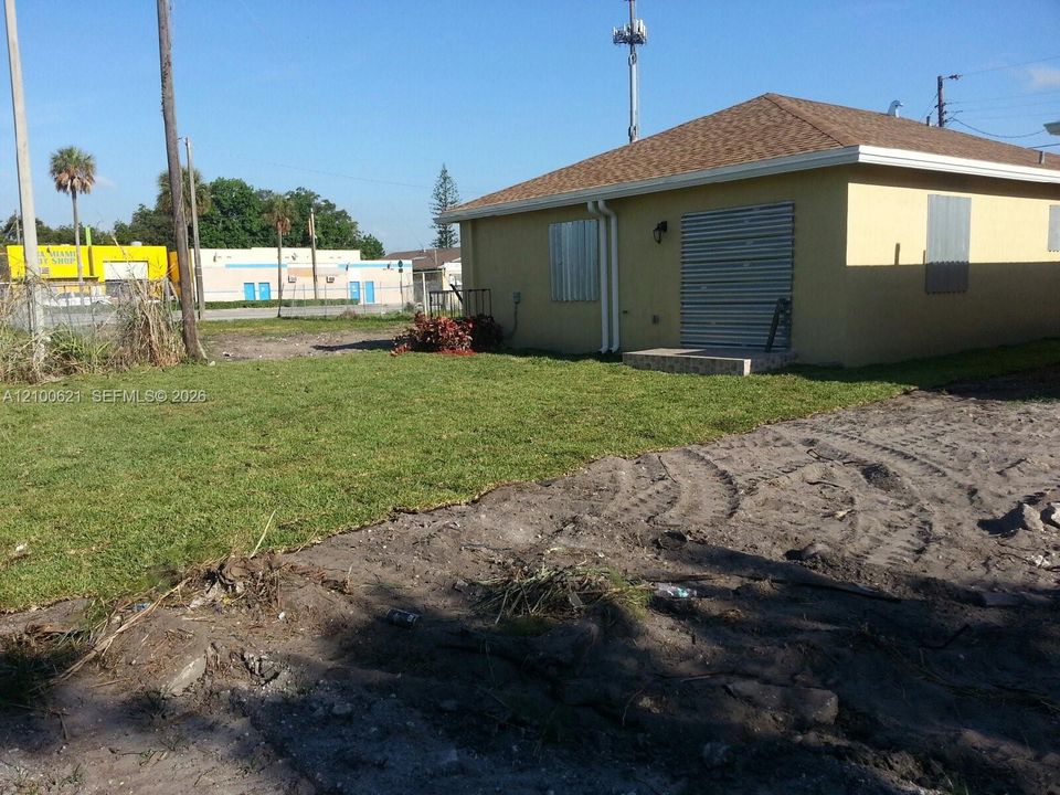 For Rent: $3,500 (4 beds, 2 baths, 2460 Square Feet)